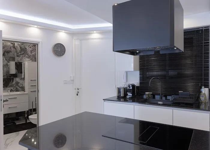 Star Croisette - Sea View Apartment *